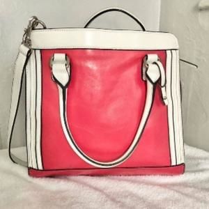 Giani Bernini pink & white hand bag. Eye-catching pink handbag by Gianni Bernini